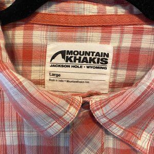 MOVING 🏡 MAKE AN OFFER 🏷 Mountain Khakis Shirt